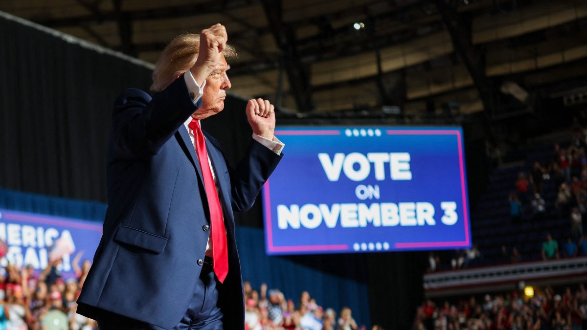 Trump reportedly weighing fresh Iran strikes before midterms