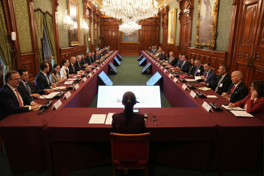 Sheinbaum meets with US business leaders and ambassador amid controversy over US-backed police academy
