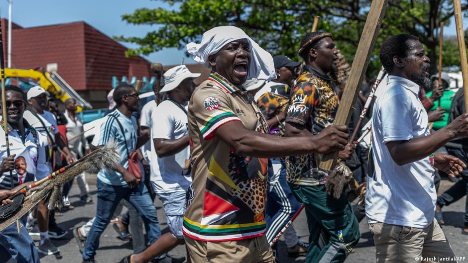 South Africa: Anti-migrant protests turn violent
